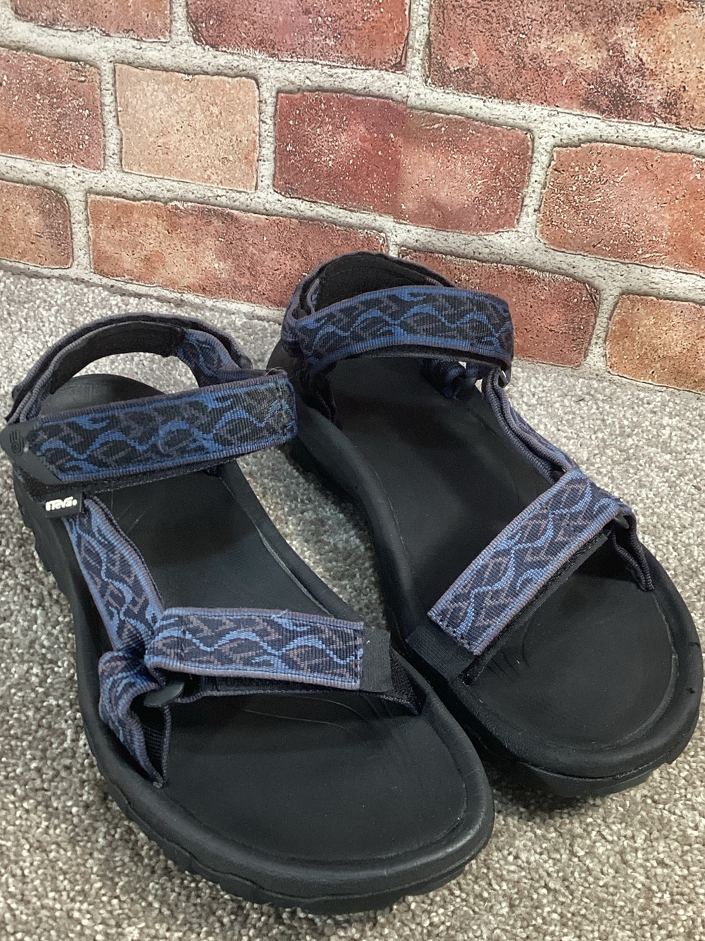 Teva Men’s Hurricane 4 Outdoor Sandals size 10
